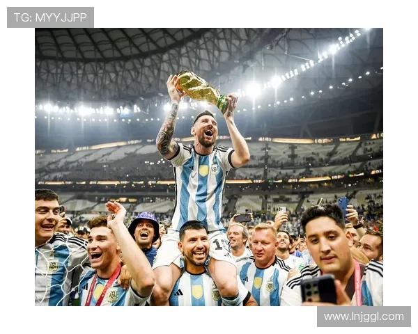 梅西加冕时刻见证传奇封王的荣耀之夜与阿根廷圆梦世界杯巅峰篇章 - 副本 (3) - 副本