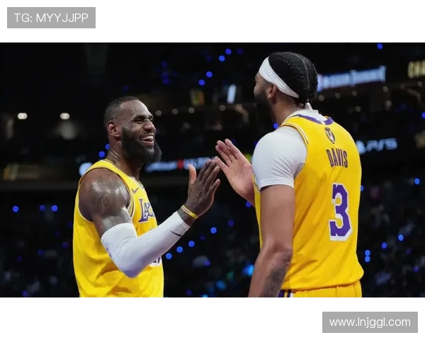 NBA季后赛最新战报：湖人逆转快船挺进西决 詹姆斯再创历史新纪录 - 副本 - 副本 (2)
